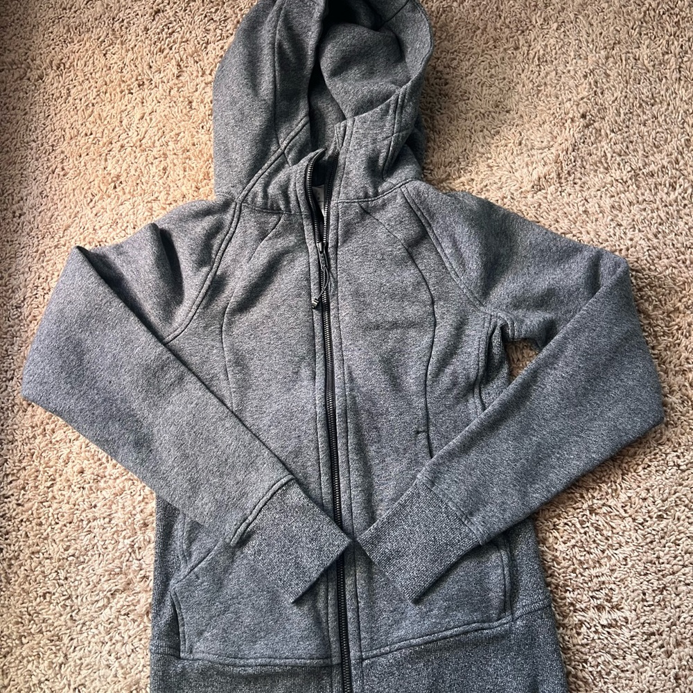 LULULEMON ZIP UP HOODIE